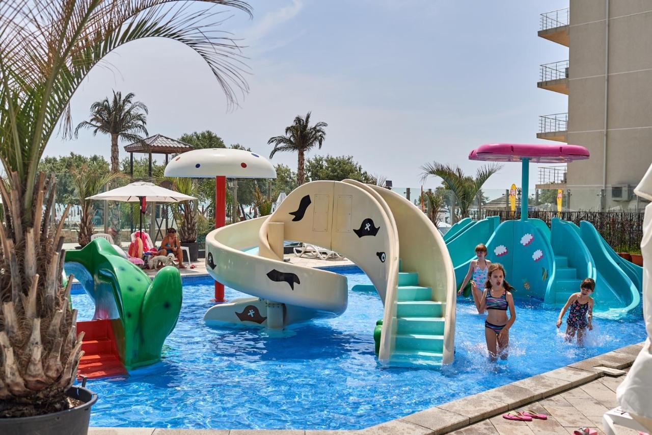 Sunrise Alezzi Beach Năvodari Exterior foto